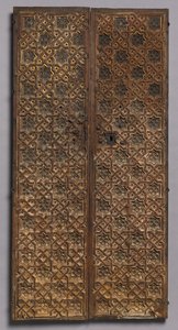 Bir Çift Kapı, 1400