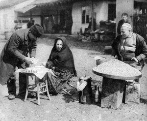 Fıstık ve koku satıcıları, Sofya, Bulgaristan, c1923 by Unbekannt