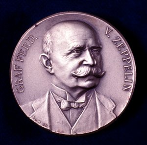 Kont Ferdinand von Zeppelin'in portresi by Unbekannt