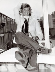 Avustralyalı şarkıcı ve komedyen Olivia Newton John