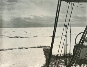 Ross Denizinde Ağır Gemileri İterek, c1908, 1909. by Unbekannt