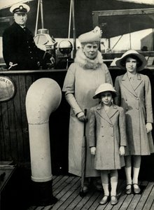 Kraliçe Mary, torunlarıyla birlikte, 1930