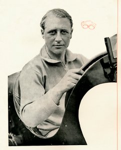 Hon tarafından yarış pisti yansıması. Brian Lewis Kabinsiz Parti Tekerleksiz Arabaya Benzer, by Unbekannt