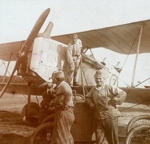 Yakıt ikmali çift kanatlı, c1914-c1918 by Unbekannt
