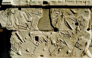 Roma kalkanlarını ve zırhını gösteren kabartma by Unbekannt