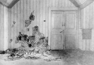 Çar Nicholas II ve ailesinin idam edildiği oda, Yekaterinburg, Rusya, 17 Temmuz 1918 by Unbekannt