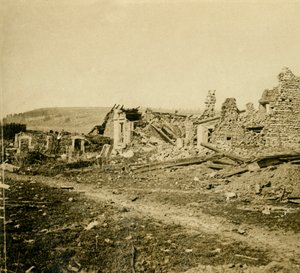 Les Éparges kalıntıları, kuzey Fransa, c1914-c1918. by Unbekannt