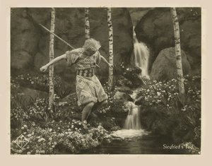 Die Nibelungen: Siegfried, Fritz Lang, 1924 filminden bir sahne. by Unbekannt