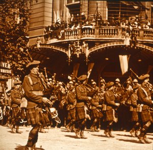 İskoç askerleri, 14 Temmuz 1919 by Unbekannt