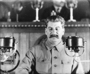 Sovyet lideri Josef Stalin, 1930'larda Komünist Parti Kongresi'nde bir konuşma yapıyor. by Unbekannt