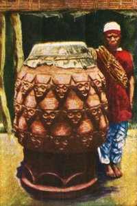 Konuşan davul, Kamerun, c1928. by Unbekannt