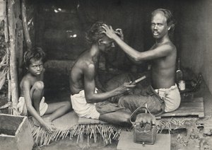 Tamulischer Barbier, 1926 by Unbekannt