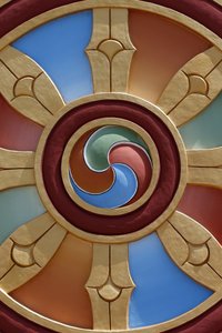Bin Buda Tapınağı. Dashang Kagyu Ling cemaati. Dharma çarkı, La Boulaye, Fransa by Unbekannt