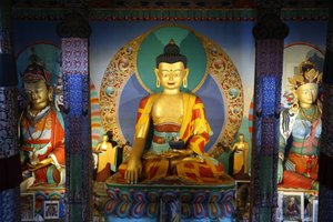 Bin Buda Tapınağı Dashang Kagyu Ling cemaati Shakyamuni Buddha, La Boulaye, Fransa by Unbekannt