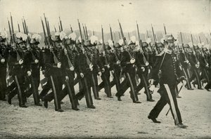 Fransız Ordusu Subayı Hazırlanıyor, 1919. by Unbekannt