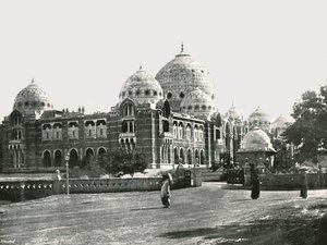 The Great College, Baroda, Hindistan, 1895. by Unbekannt
