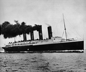 Lusitania tüm hızıyla, 1915 by Unbekannt