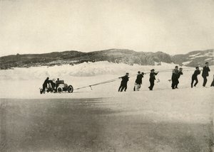Yumuşak Karda Motorlu Araba, Geminin dönüşünden sonra, c1908, 1909. by Unbekannt