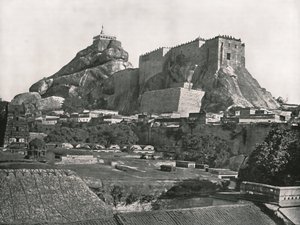 Kuzeyden görülen Kaya, Trichinopoly, Hindistan, 1895. by Unbekannt