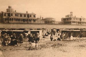 Kraliyet Konutu ve Esplanade, c1928 by Unbekannt
