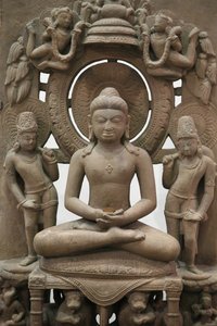 Victoria ve Albert Müzesi. Jina Rishabhanatha. 800-900. Kumtaşı. Kuzey Hindistan. Birleşik Krallık by Unbekannt