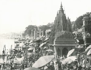 Vishnu Göleti ve Ghat, Benares, Hindistan, 1895. by Unbekannt