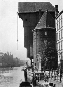 Mottlau Nehri üzerindeki eski Krantor Vinç Kapısı, Gdansk, Polonya, 1926 by Unbekannt