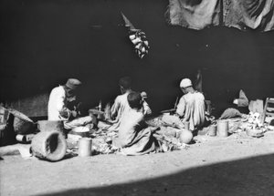 Kalay işçileri, Kahire, Mısır, 19. yüzyılın sonu veya 20. yüzyılın başı by Unbekannt