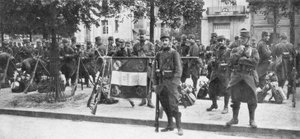 Fransız 102. piyade birlikleri ve bayrağı, Saint-Francois-Xavier, Paris, Fransa, Ağustos 1914 by Unbekannt