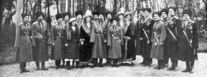Çar II. Nicholas ve ailesi tahttan indirilmeden önce, 1917 by Unbekannt