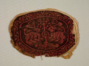 Bir Tunikten Yüzleşen İki Hayvan, 700