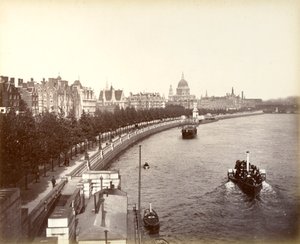 Victoria Dolgusu, Temple Gardens ve St Pauls Katedrali