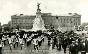 Victoria Anıtı, Buckingham Sarayı ve Muhafızları, Londra, 1930