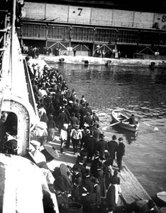 Port Doumen Ziyaretçileri, Saygon, Vietnam, 1900 by Unbekannt