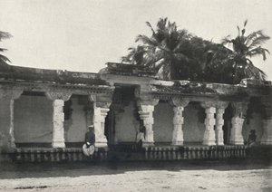 Bir Hindu tapınağının lobisi, Seylan, 1926 by Unbekannt