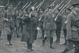 Bir Başka Seçkin Yabancı Ziyaretçiyi Karşılamak, 1919, 1937. by Unbekannt