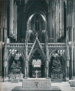Westminster Abbey, Londra, Benno Elkans Eski Ahit ve Yeni Ahit Şamdanını gösteriyor, c1942 by Unbekannt
