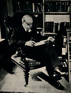 Winston Spencer Churchill, Kütüphanesinde, 1945. by Unbekannt