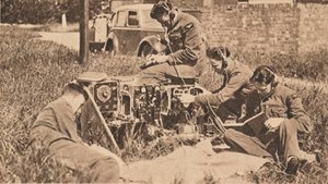 En Yeni Tip Eğitim Makinesi İçinde Kablosuz Operatör, 1940 by Unbekannt