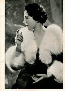 Çağrınız, Bayan Arnaud Kabinli Bir Kokteyl - Ah Evet! Kabinler olmadan Arnaud., c1935 1935 by Unbekannt