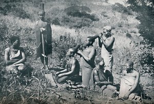 Zulu kızlarının kuaförü, 1912 by Unbekannt
