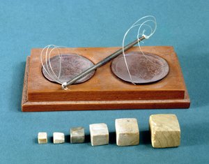 Çört ağırlıkları ve bakır terazisi, Mohenjodaro, MÖ 2300-1750