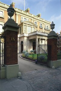 Hertford House, Manchester Square, Londra girişinin dış görünümü by Unbekannt Unbekannt