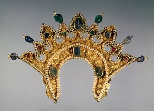 Rus diademi, incilerle ve yarı değerli taşlarla süslenmiş altın, 17. yüzyılın başlarında by Unbekannt Unbekannt