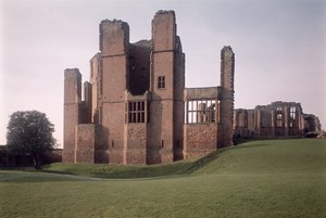 Dış duvarların görünümü, Kenilworth Kalesi, Warwickshire, 1203-16