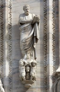 Mimari: Donato Carabelli (1811) tarafından St. Mark heykeli. Milano İtalya Katedrali