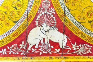 ahşap üzerine Budist boyama; göz aldanması; tek başlı fil ve inek; Dowa Tapınağı; kaya tapınağı; Bandarawela; Badulla Eyaleti; Uva Eyaleti; Sri Lanka; Asya by Unbekannt
