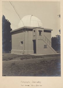 Astrografik Teleskop için bina ve kubbe by Unbekannt