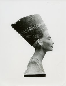 Kraliçe Nefertiti