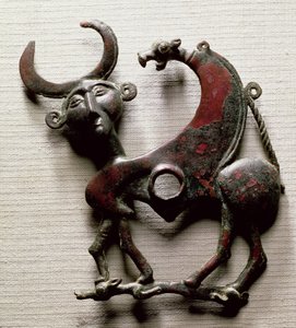 İnsan başlı bir canavar şeklinde bir atın yanak parçası, Luristan, Batı İran, MÖ 800-700 dolaylarında (bronz) by Unbekannt